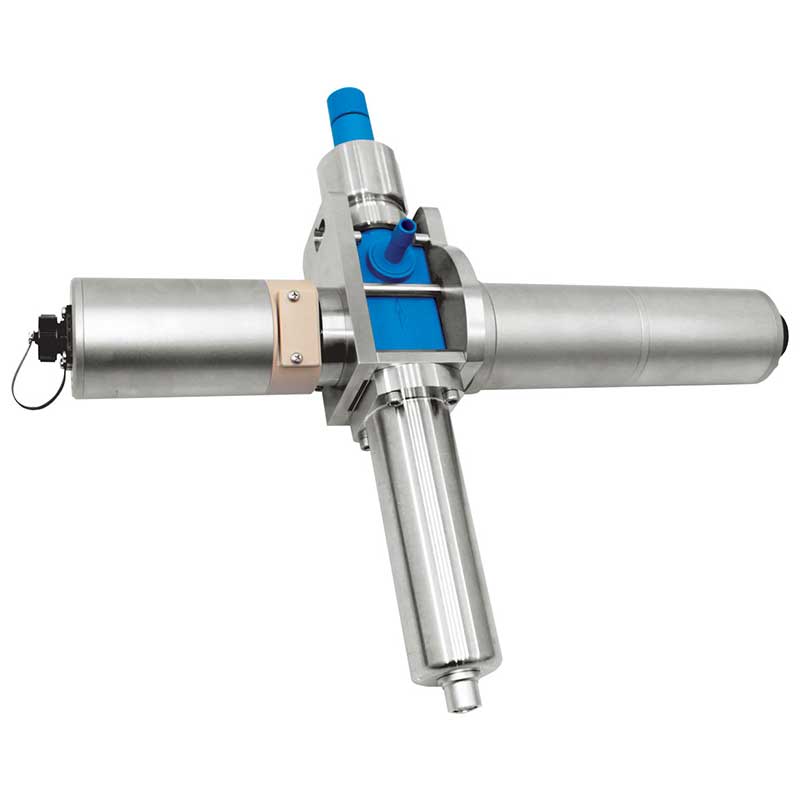 AF46-Sensor montiert mit einer optek Einweg-Durchflusszelle. Messung von UV, pH, Leitfähigkeit und Temperatur